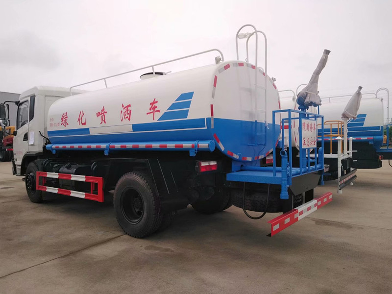 御虎玉柴公路灑水車 性價比之選，東風水車讓您放心省心